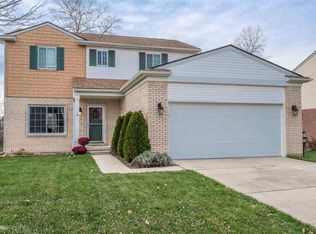 51197 Caroline Dr, Chesterfield, MI 48047