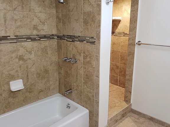 2nd image of 32 9th St #32