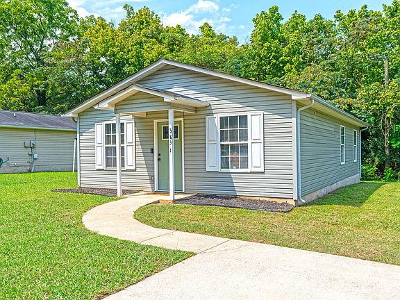 2nd image of 3831 Bonny Oaks Dr