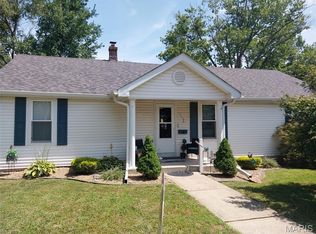 710 N 5th St, Elsberry, MO 63343
