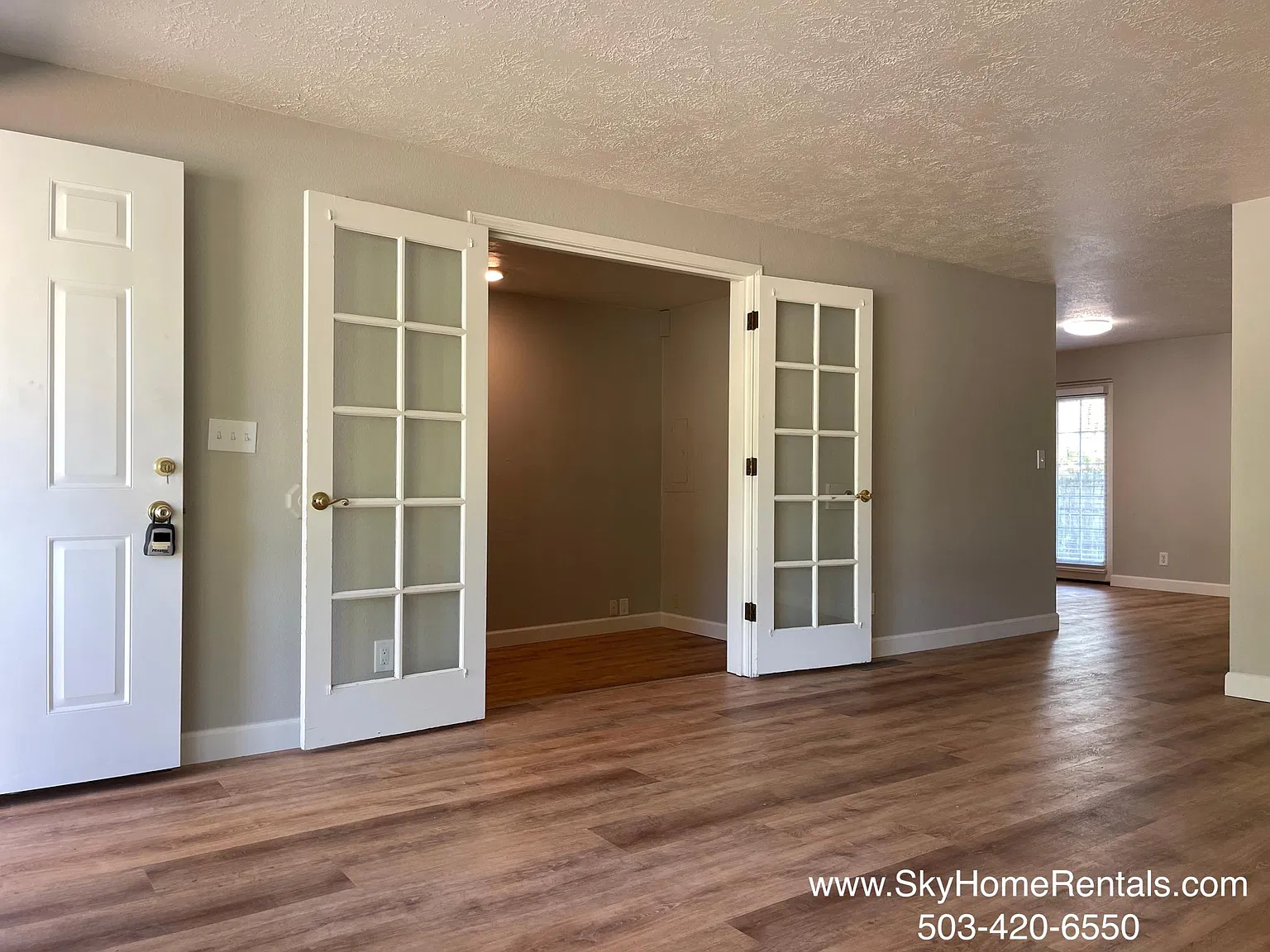 3 bed, 1.5 bath, 1196 sqft, $2,200 — Photo 3