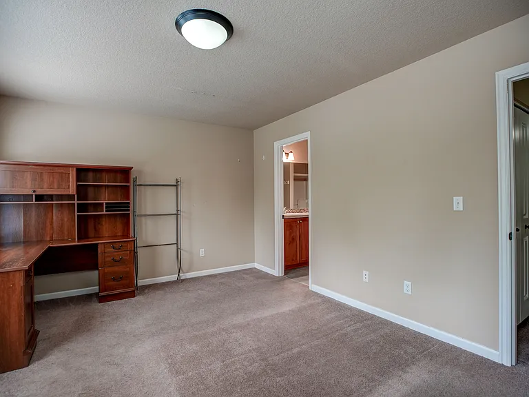 432 NE 136th Ave — Photo 25
