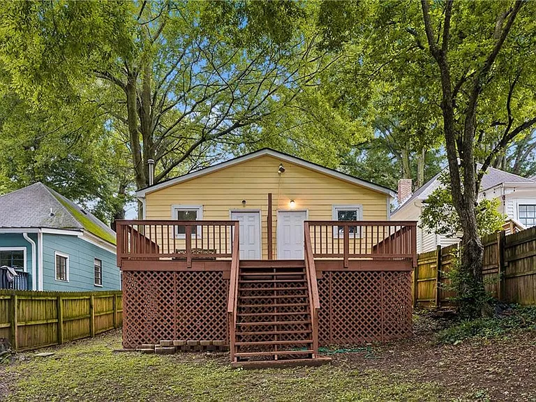652 Bryan St SE #A — Photo 17