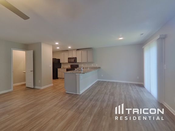 4th image of 165 Trail Wood Ct