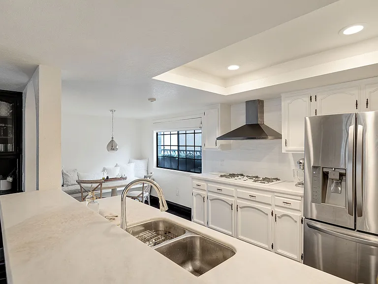 227 S Irena Ave #5 — Photo 28