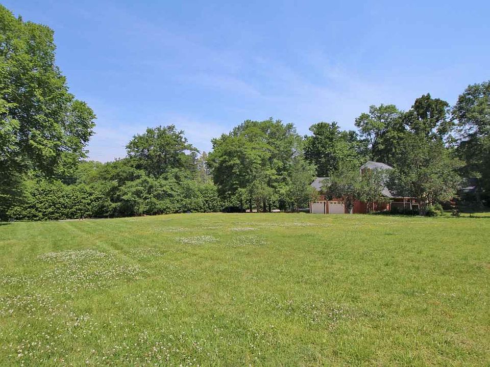 1st image of 204 Coburn Dr