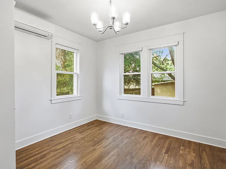 4724 Delmar St — Photo 27
