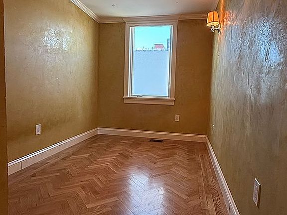 5th image of 406 Hinsdale St #1
