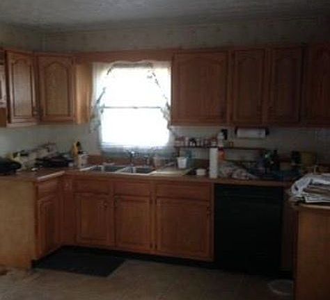 4th image of 1337 Carman St