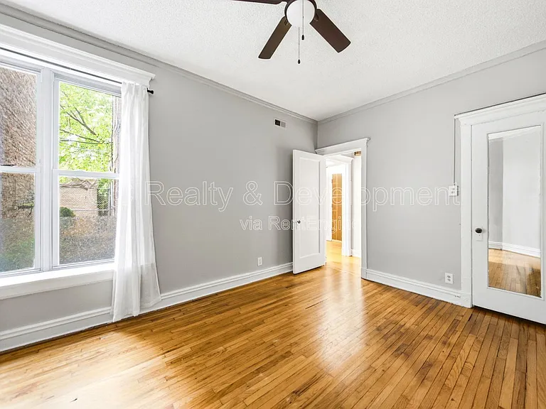 941 E Hyde Park Blvd #1 — Photo 9