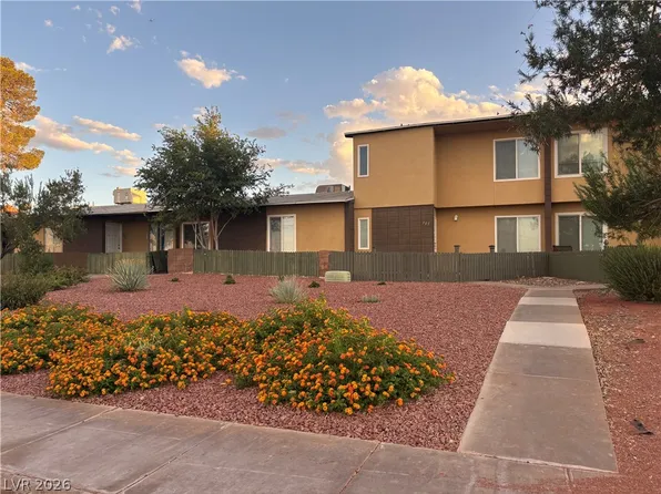 305 E Van Wagenen St, Henderson, NV 89015