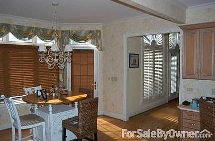 Breakfast Nook
						:
						Overlooks private backyard.