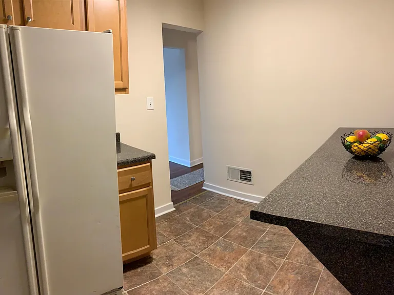 636 N Berwick Blvd — Photo 11