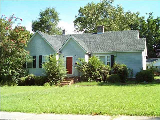 1st image of 412 Dennis Ave
