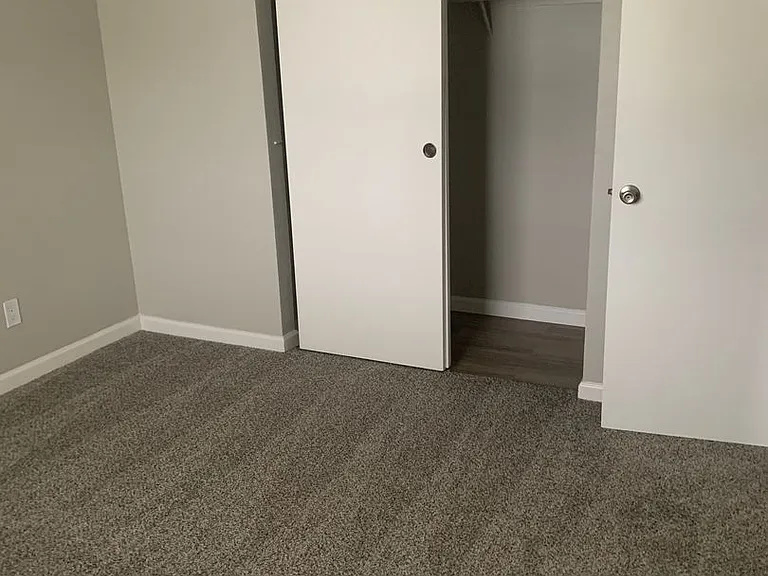 Dry Creek Apartments — Photo 8