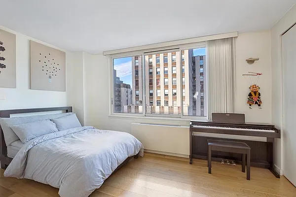 Rented by Douglas Elliman | media 25