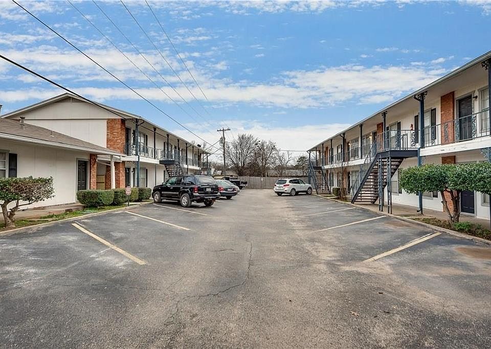 1st image of 1222 S Brazos St #206