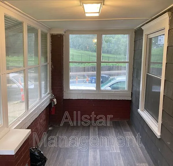 1201 East Ave — Photo 3