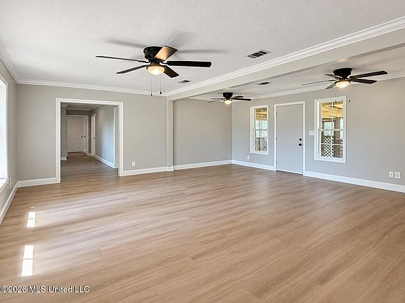 5th image of 138 Shepard Cir