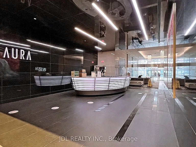 386 Yonge St #1813 — Photo 4
