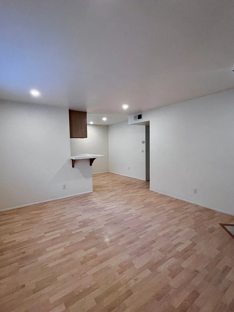 Spacious 2 Bed, 2 Bath North Park Apartment with In-Unit Laundry + Parking! — Photo 2