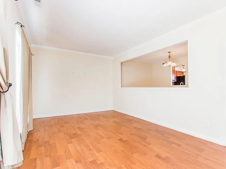 640 Counselor Sq — Photo 18