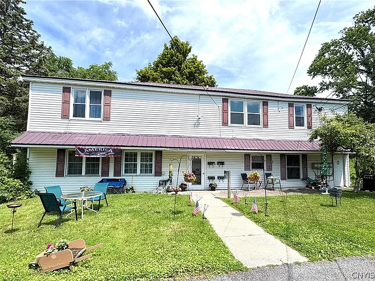 17 Cottage St — Photo 1