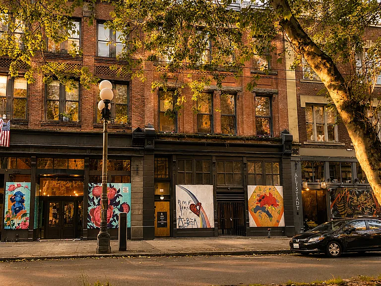 211 1st Ave S Apartments is located in the heart of Pioneer Square — Photo 3