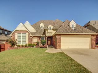 930 W Elmira St, Broken Arrow, OK 74012