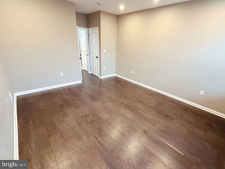 715 N Patterson Park Ave — Photo 16