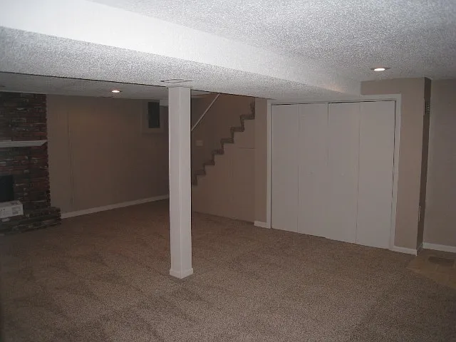 9609 N Charlotte St — Photo 18