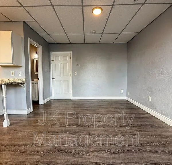 809 15th St #202 — Photo 12