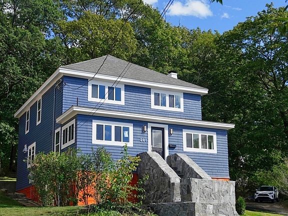 3rd image of 281 Forest St