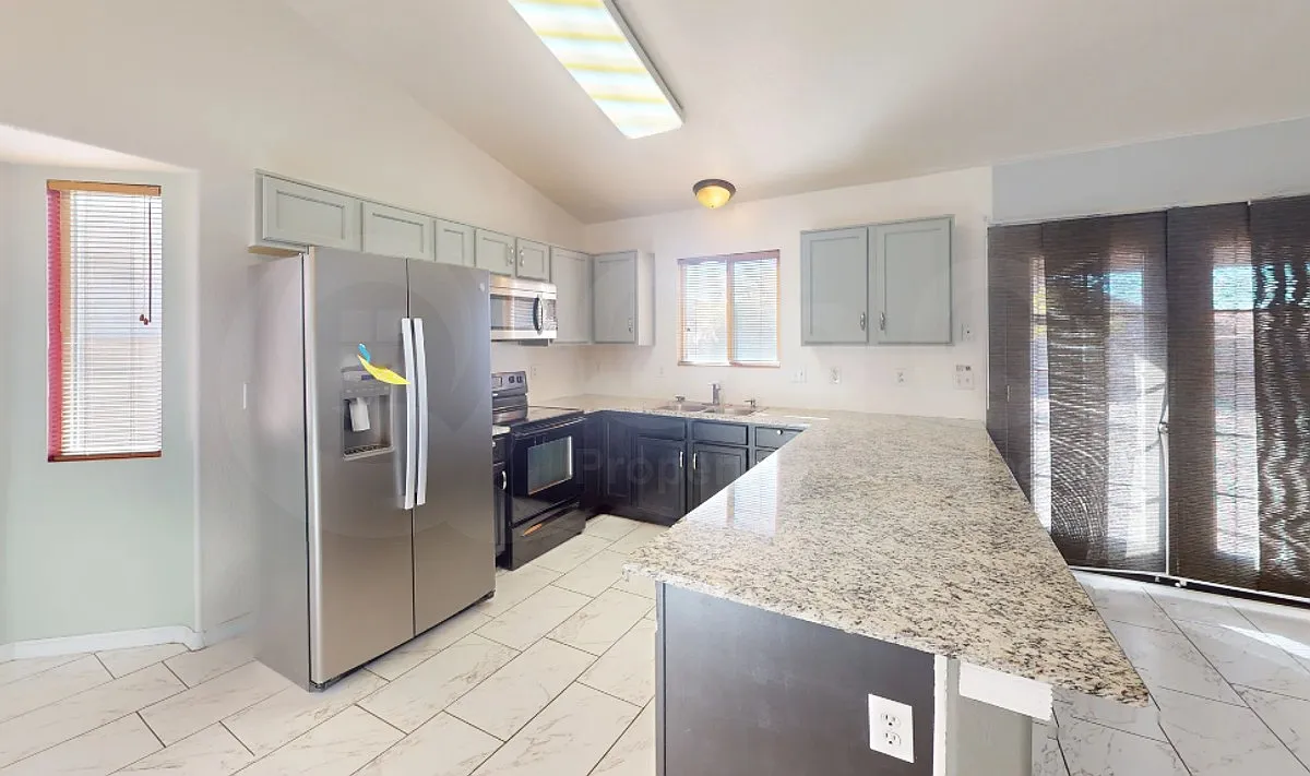 4 bed, 2.0 bath, 1738 sqft, $1,850 — Photo 2