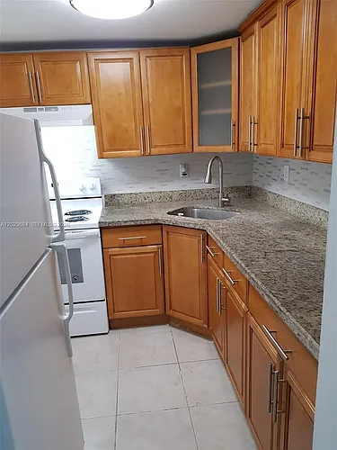 606 W 81st St Photo 1