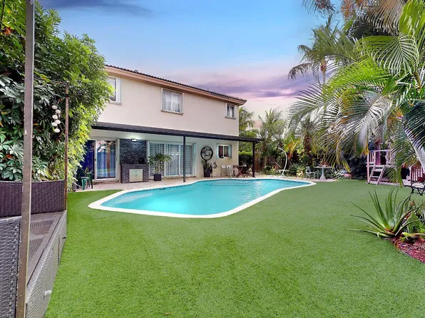 15463 SW 141st Street, Miami, FL 33196
