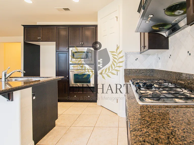 3952 Serena Ave — Photo 5