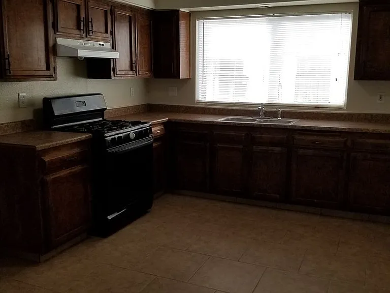 1011 Padre St. #A - Townhouse Style Apartment — Photo 3