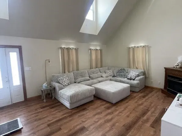 135 Deer Run Rd, Huntington, WV 25704