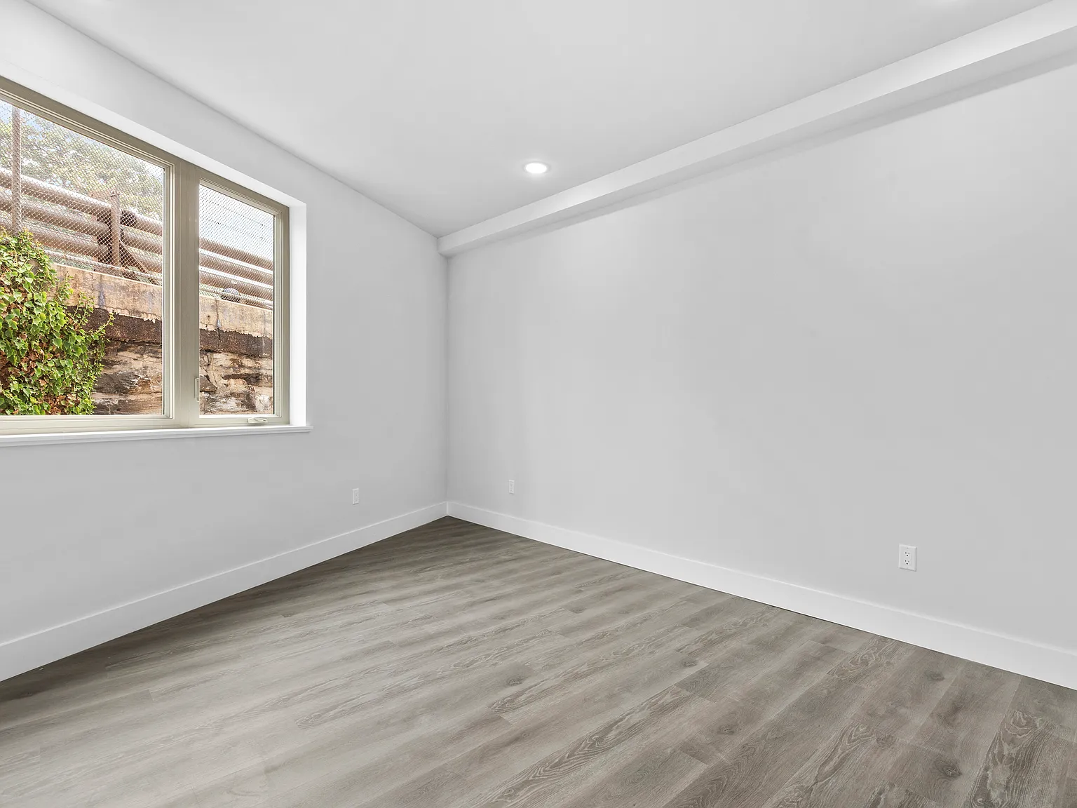 2 bed, $1,800 — Photo 2