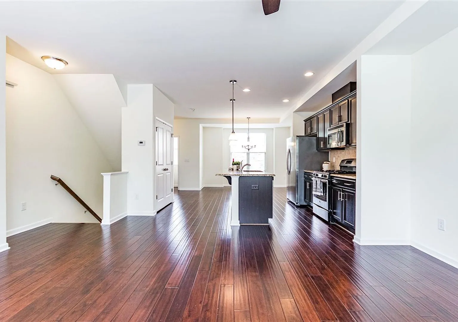 Prime Cary Living in Fryars Gate Available Mid-August! — Photo 2