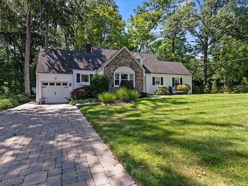 1st image of 48 Lakeview Dr