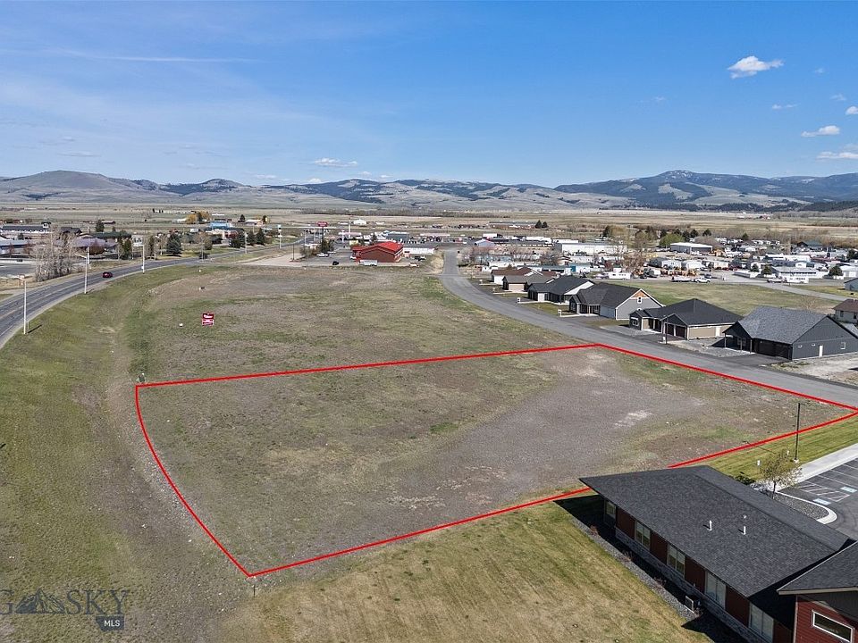 1st image of 901 Sagebrush Ln