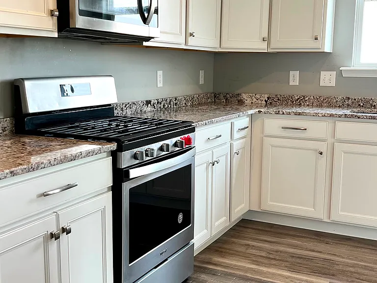2472 Creekland Dr — Photo 2