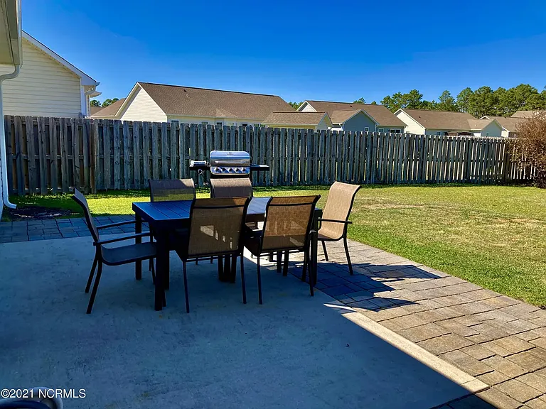 406 Amaryllis Ln — Photo 19
