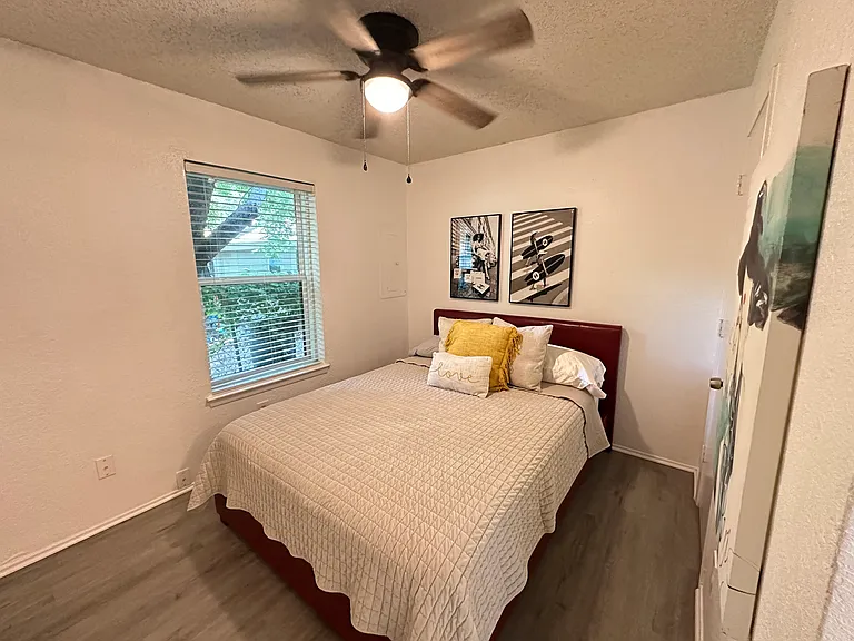 807-809 W Broadus St #807 — Photo 6