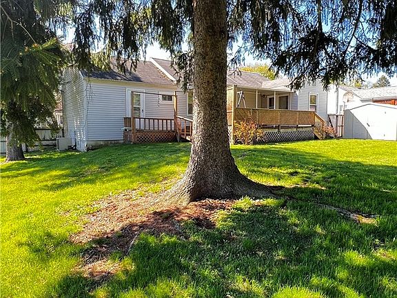 5th image of 211 Overland St