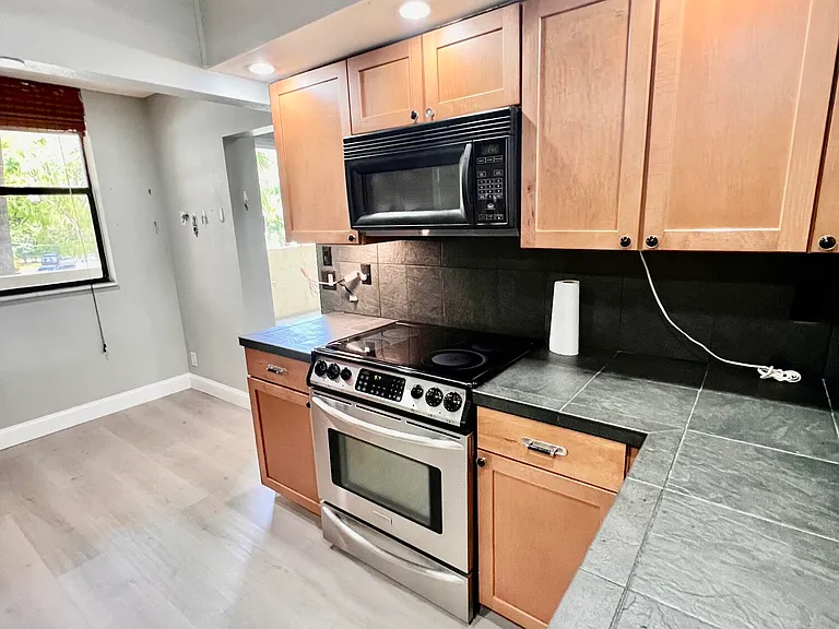 1850 Homewood Blvd #2070 — Photo 7
