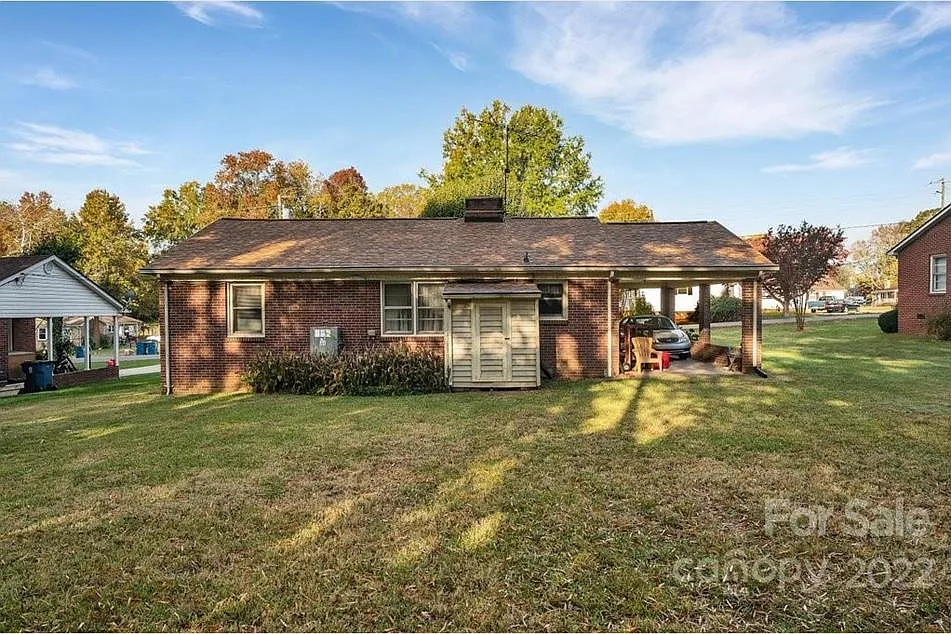 419 Old Park Rd — Photo 2