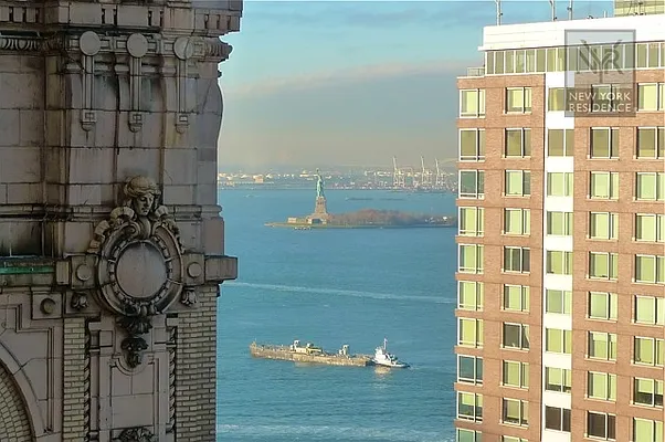 Rented by New York Residence | media 100